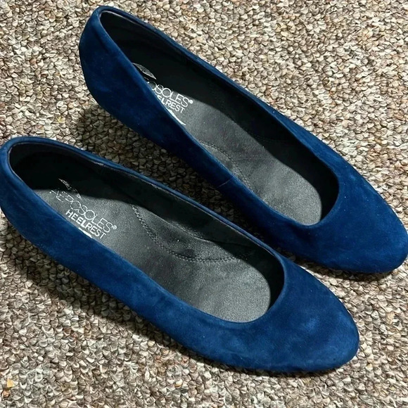 Aerosoles Heelrest blue velour heels size 10 - Picture 3 of 5